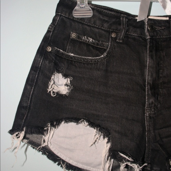 Black Denim High-Waisted Shorts - Picture 3 of 4